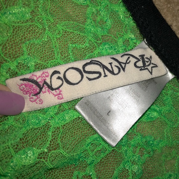 Short sleeve neon lace back tee - Picture 3 of 3